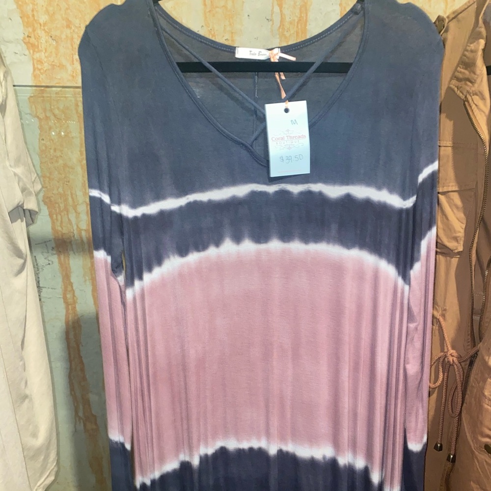 Trés bien tie dye dress. Size medium